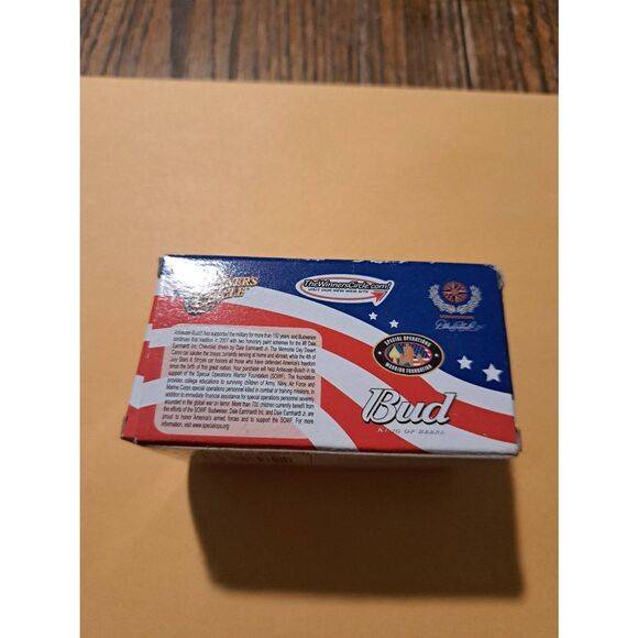 2007 Dale Earnhardt Jr #8 Budweiser Stars Stripes NASCAR 1:87 Die-Cast Race Car - Picture 3 of 6